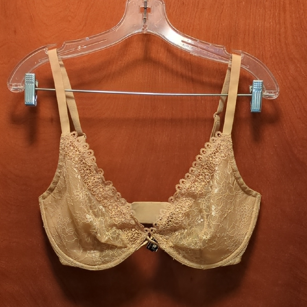 Victoria's Secret Tan Lace Underwire Bra